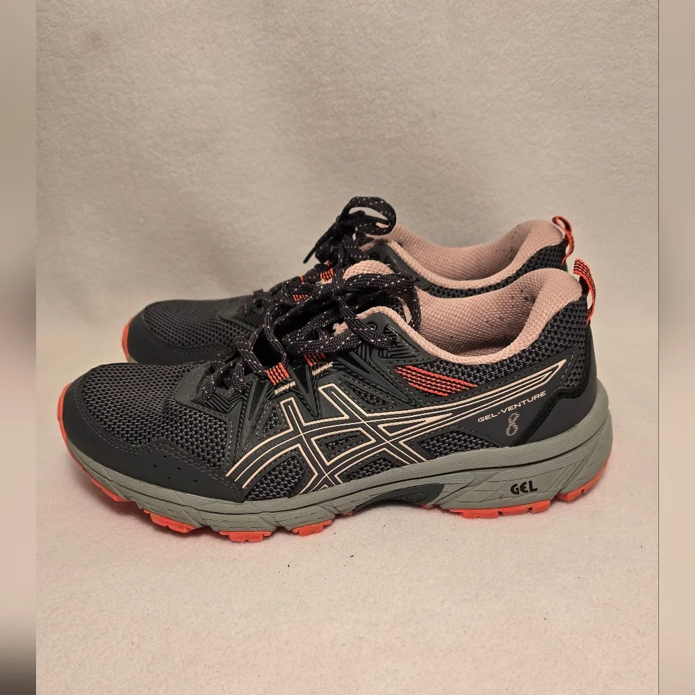 Asics Gel-venture 8 Running Shoes. 7.5